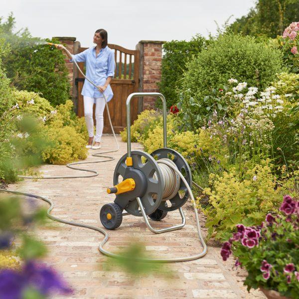 http://www.donegalhardware.ie/cdn/shop/products/2435-Mother-Watering-2-600x600_1200x1200.jpg?v=1611574324